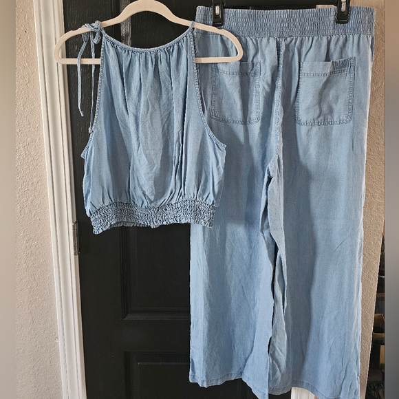 DKNY Denim Look 2 Piece Pant Set - Picture 2 of 5